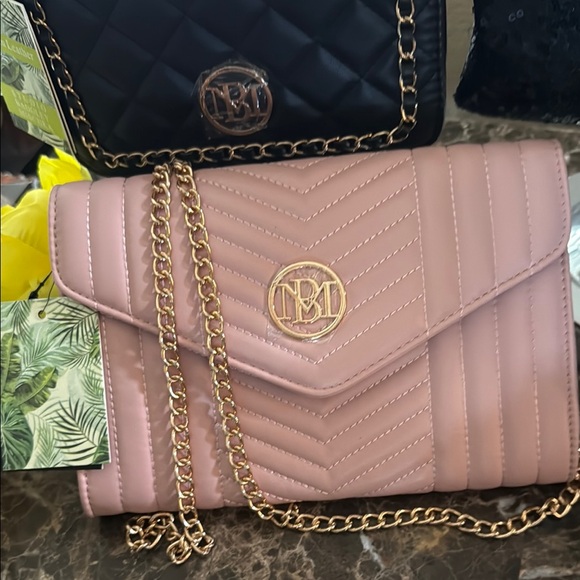 All NWT 4 bag BADGLEY MISCHKA BAG Elegant Black and Pink Quilted Chain Bags - Picture 7 of 9